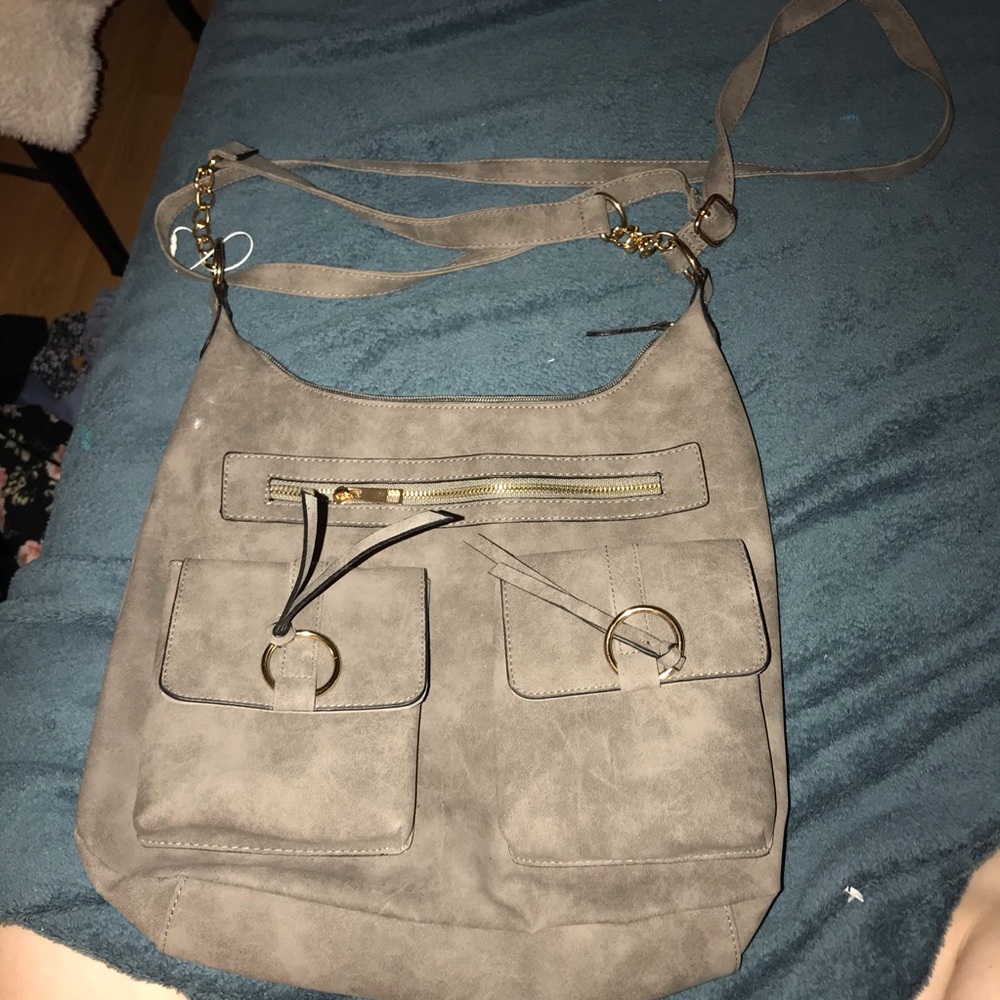 BRAND NEW..NEVER USED LADIES PURSE